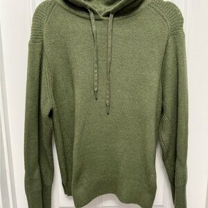 Witty Fox Soft Green Long Sleeve Hoodie Sweater Size XS (25-3)